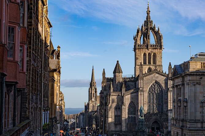 Edinburgh Old Town: Historical Guided Walking Tour - Meeting on High Street, Then Getting Your Bearings