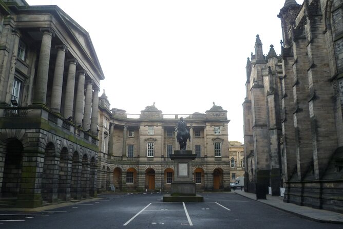 Edinburgh Old Town Private Self-Guided Tour - The Hub, Edinburgh Castle, and Grassmarket: big sights with clear choices