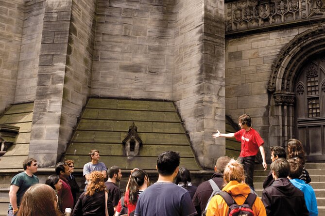 Edinburgh: Old Town's Highlights Walking Tour - The Pace and Group Size That Make This Walk Work