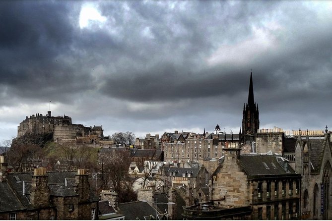 Edinburgh - Old Town Stories - Grassmarket: The Former Gallows Site, Covenanters, and the Memorial