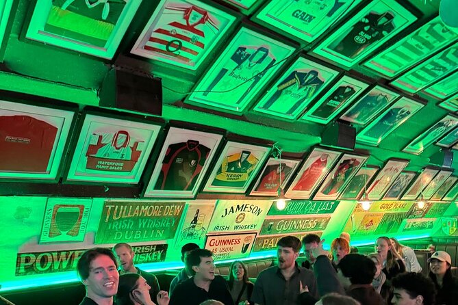 Edinburgh Pub Crawl Free Shots and VIP Entry - Drinking games and host photos: how it helps you actually meet people