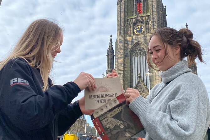 Edinburgh Self-Guided Murder Mystery Tour by the Royal Mile - English Only: Plan for Language Comfort