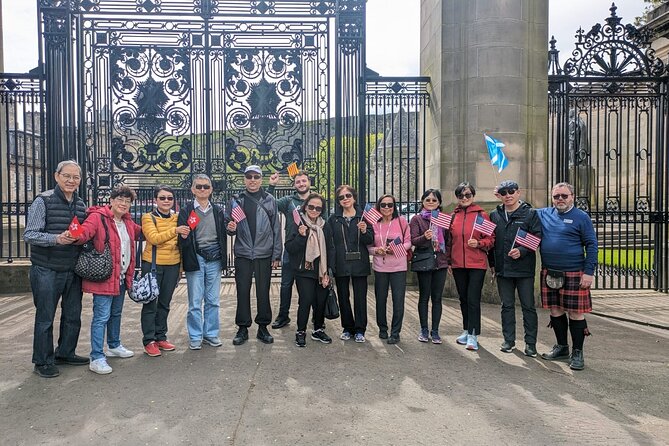 Edinburgh Shore Excursion: City Tour and Royal Yacht Britannia - Getting picked up from your cruise ship