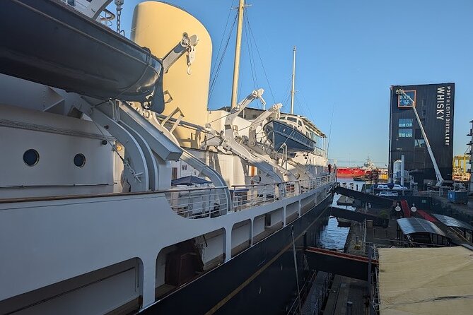 Edinburgh Shore Excursion: City Tour and Royal Yacht Britannia - Stop 3, Edinburgh Castle: Stone of Destiny time and crowd reality