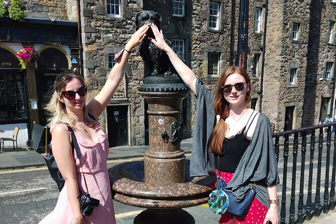 Edinburgh: The People's Story - Private Walking Tour - Stop 4: Greyfriars Bobby and the story of candlemakers