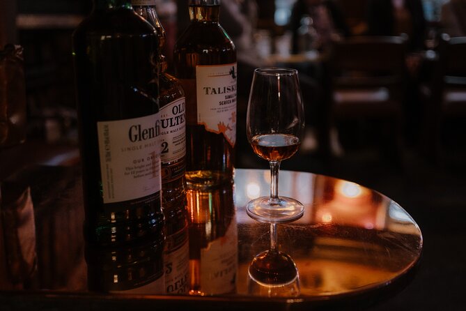 Edinburgh: Whisky Tasting with Storytelling in a Historic Pub - Your whisky flight: 4 single malts across Scotland styles