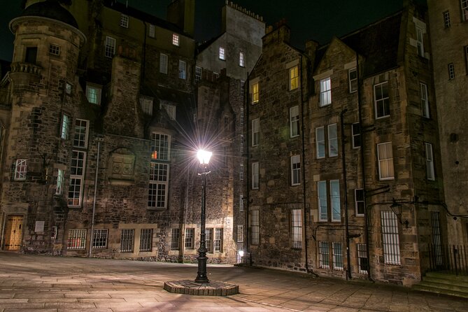 Edinburgh: Witches & Haunted History Walking Tour - Stop 4: Edinburgh Castle, origins of the city, and witch-linked tales