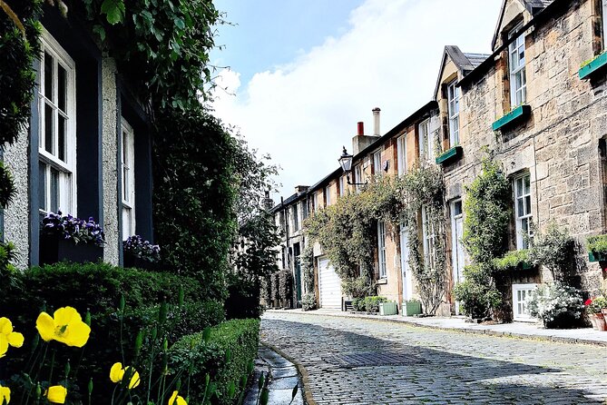 Enchanting Edinburgh: Half-Day Walking Tour with Local Guide - Price and value: what $162.92 buys you in Edinburgh time