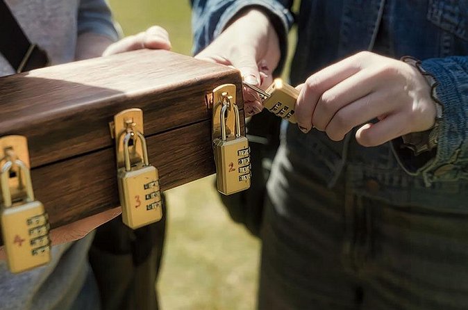 Escape Old Edinburgh with a Thrilling Outdoor Puzzle Trail - The Dark-Past Story Angle, and Why It Makes Old Town Feel New