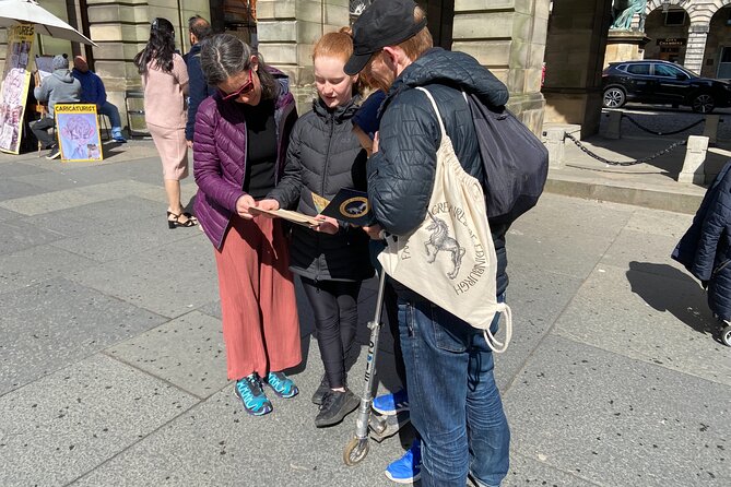Fantastic Creatures of Edinburgh, and where to find them! - Wizard teamwork in the streets: how this treasure hunt really works