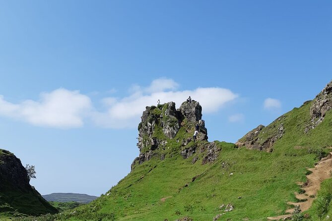 Fort William and Glencoe - Loch Ness and Urquhart Castle: Nessie photos and real fort drama