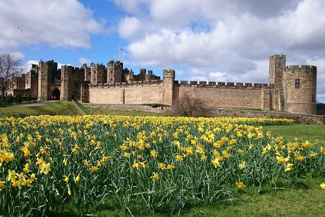 From Edinburgh: 1-day Outlander Tour - attractions included - Culross, the cobbled village vibe and Cranesmuir energy