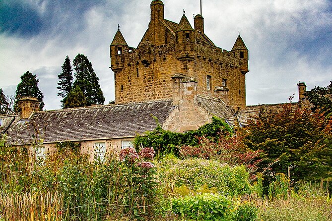 Full-Day Private Tour to Urquhart Castle Loch Ness and Inverness - Should you book this private Urquhart Castle and Inverness day?
