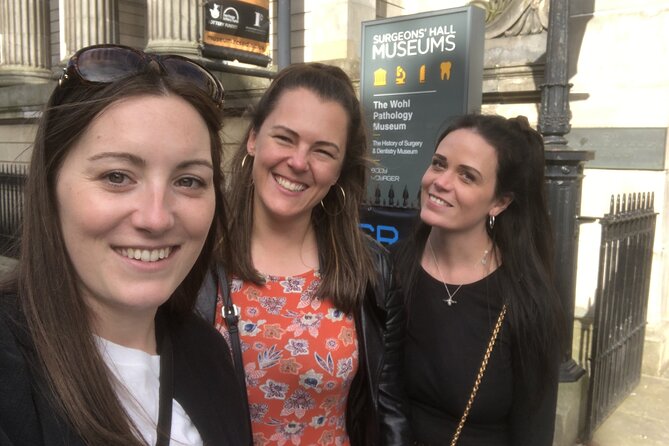 Ghosts of Edinburgh: Bloody Past Exploration Game and Tour - The Mound and Edinburgh Castle: looking for clues in plain sight