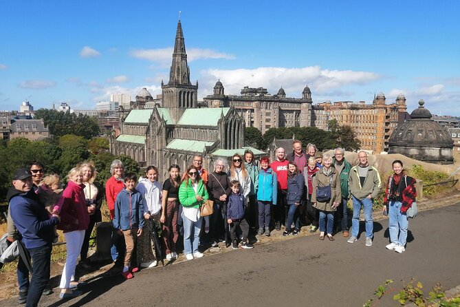 Glasgow City Centre Walking Tour with Local Guide - Getting started at 82 George Square, then finding the thread