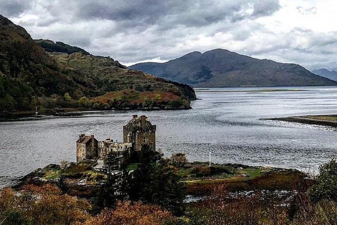 Glasgow: Eilean Donan, Loch Ness & Glenfinnan - 2 Day Tour - Glencoe, MacDonald clan history, and the Skyfall-style valley shots