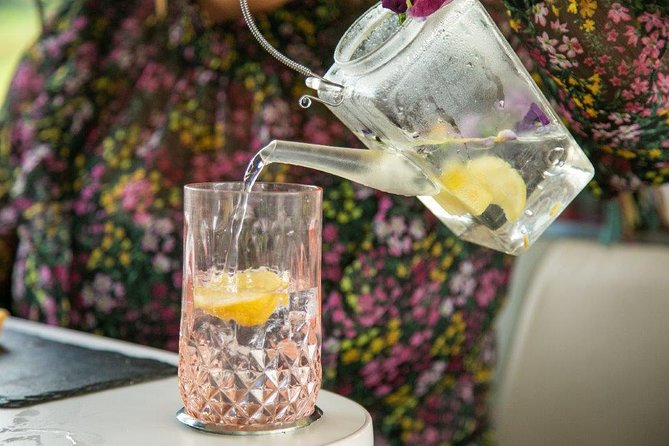 Glasgow Gin Tea Experience - A tea table on wheels through Glasgow’s big sights