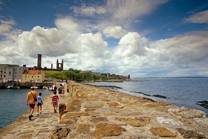 Glasgow: Kelpies, St Andrews and Fife Adventure - Coach basics: no WiFi, plan for comfort breaks, dress for weather