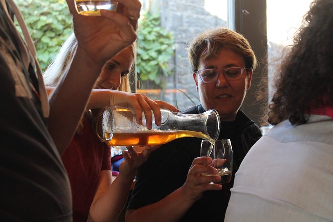 Glasgow: Pubs & History Walking Tour with Beer Tasting - A Glasgow pub tour that connects beer to place
