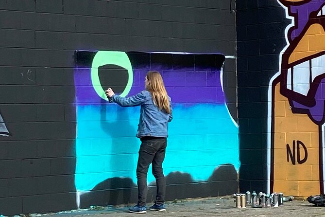 Glasgow Street Art Daily Walking Tour: 2pm - A stop-by-stop mural trail that keeps you looking up (and listening)