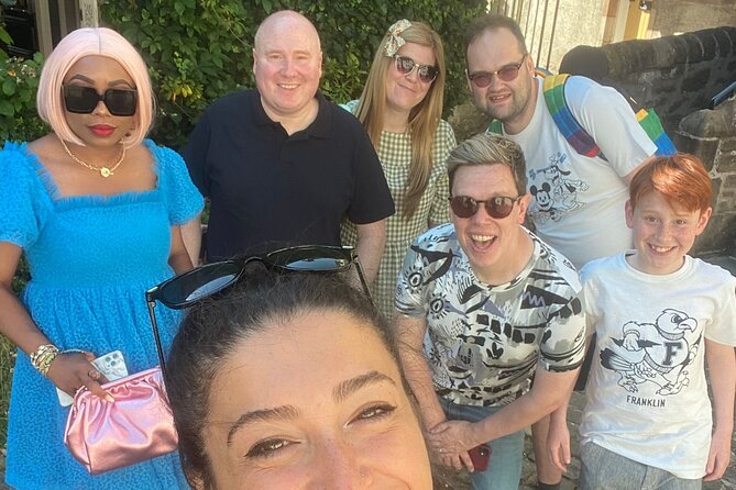Guided 60-Minute Photography and sightseeing Tour in Edinburgh - Stop 5: Holyrood Park, secret selfie moves and quick photography tricks