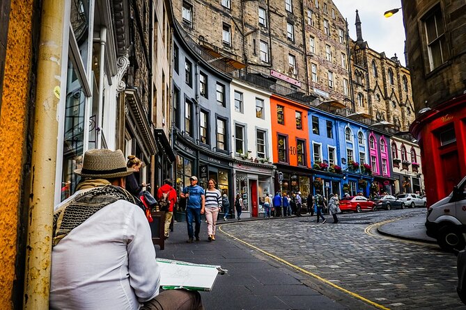 Guided 60-Minute Photography and sightseeing Tour in Edinburgh - Getting your bearings: your guide, the style, and what you learn