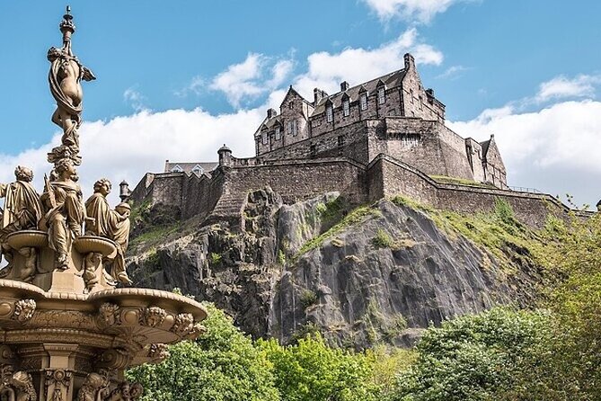 Harry Potter Edinburgh Top Sights Tour with Holyrood Palace - Edinburgh Castle views and Victoria Street, the photo stops that feel like scenes