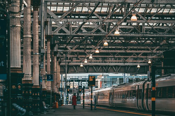 Harry Potter Origins Tour with Edinburgh Castle Tickets - Edinburgh Waverley Station and the Train Connection That Fans Love