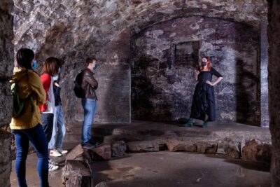 Haunted Vaults and Graveyard Walking Tour in Edinburgh