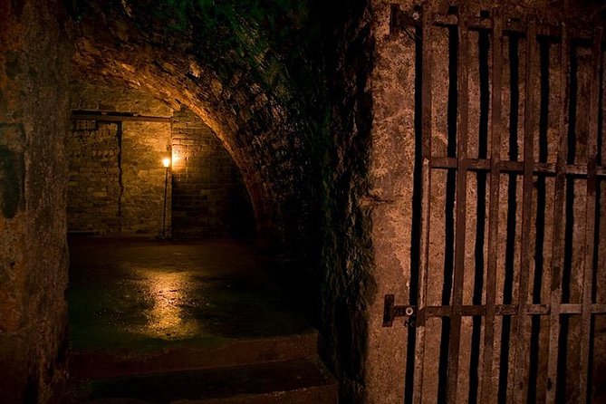 Haunted Vaults Walking Tour in Edinburgh - Going underground on Edinburgh’s vaulted network