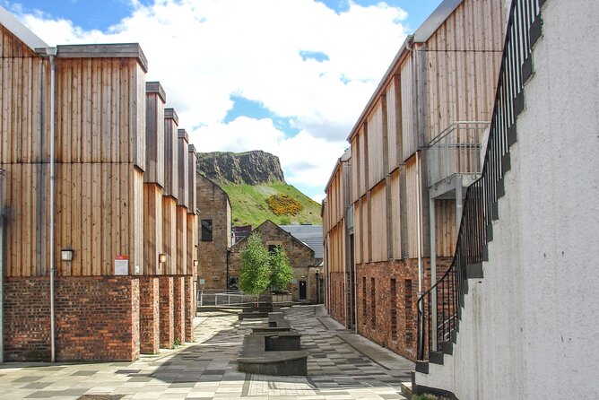 Highlights from Edinburgh’s Old Town: A Self-Guided Audio Tour - Princes Street Gardens: history told through the shape of the city
