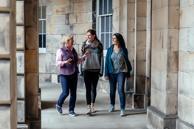 Highlights & Hidden Gems With Locals: Best of Edinburgh Private Tour - The private format: the guide matters more than you think