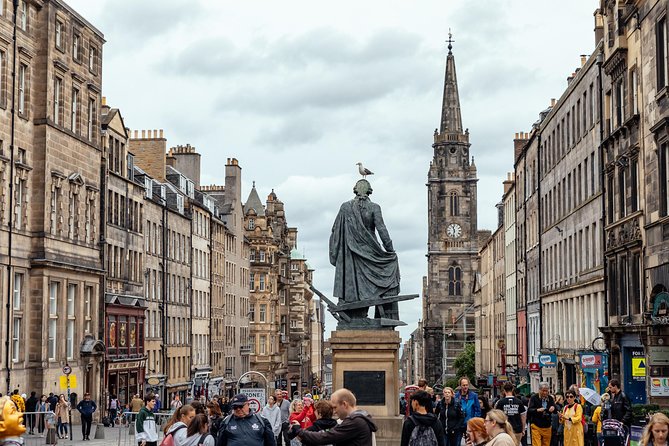 Highlights & Hidden Gems With Locals: Best of Edinburgh Private Tour - Edinburgh Castle from Castle Rock, what you get without the interior
