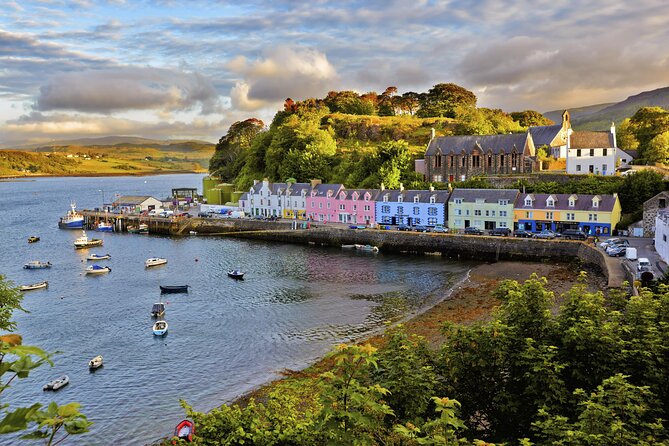 Inverness: 2-Day Isle of Skye, The Fairy Pools & Highland Castles - Guides, Group Size, and Comfort on the Bus