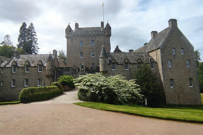 Inverness Tour-Cawdor Castle & Culloden Battlefield, ClavaCairns - Clava Cairns: Bronze Age burial grounds, plus an Outlander twist