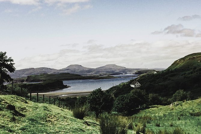 Isle of Skye Day Tour - Portree Harbour and Somerled Square, Plus the Aros Centre