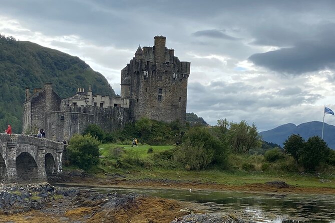 Isle oF SkyeTour.PORTREE,OLD MAN STORR,KILT ROCK.FROM INVERNESS - Crossing into Skye: Sligachan Bridge and Portree Harbour life