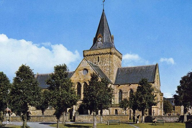 Legendary Dunrobin Castle Tour - Dornoch Cathedral and the Dornoch Firth: one hour to feel the town