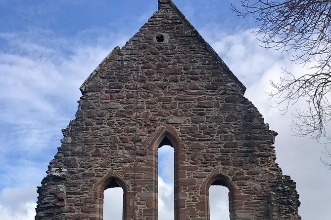 Legendary Loch Ness and Urquhart Castle Tour - The Highlands, Loch Ness, and Urquhart in One Efficient Half Day