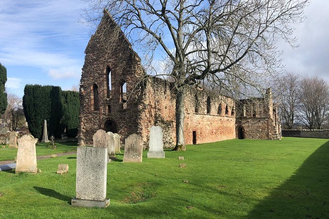Legendary Loch Ness and Urquhart Castle Tour - On the Road: Comfort, Timing, and How the Guide Matters