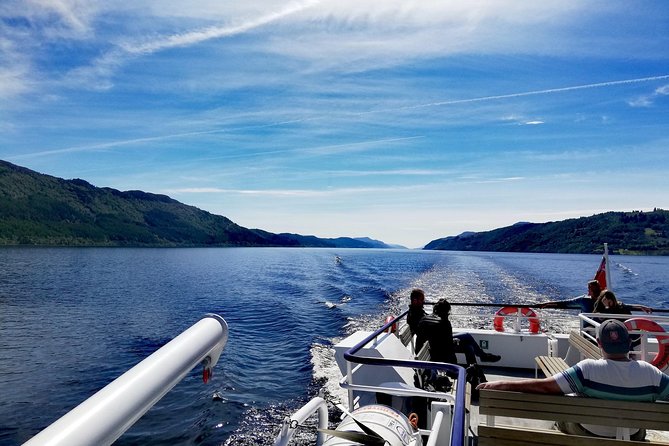 Loch Ness 1-Hour Cruise with Urquhart Castle Views - Boarding the boat: comfort you can actually use