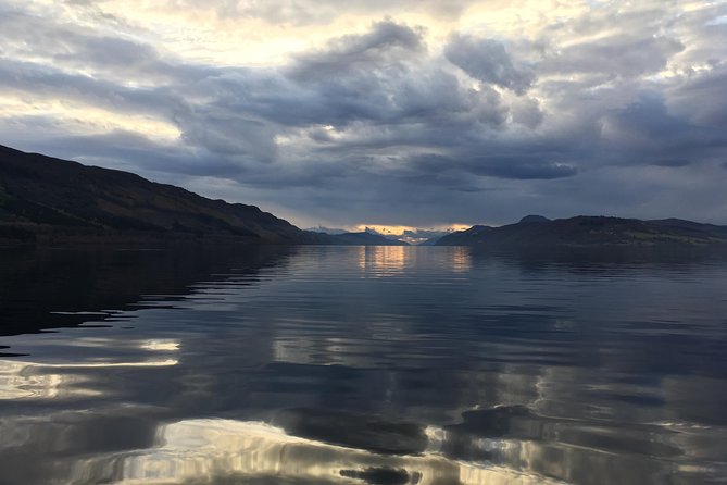 Loch Ness 1-Hour Cruise with Urquhart Castle Views - Food and drinks: plan on buying refreshments