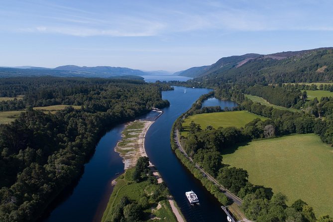 Loch Ness and Caledonian Canal 2-Hour Cruise from Dochgarroch - Onboard comfort, warmth, and how to choose your seat