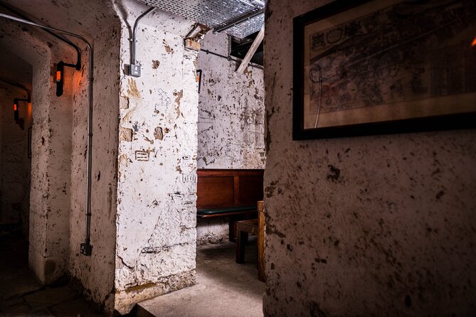 Luxury Whisky Tasting in Edinburgh's Underground Vaults | 90min - Edinburgh whisky tastes better underground at The Lost Close