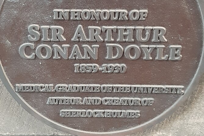Medical and Surgical History of Edinburgh - Private Walking Tour - Royal Mile: where medicine and surgery get their early footing