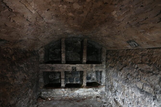 Multi-Sensory Small-Group Historic Vaults Tour in Edinburgh - Group Size, Headphones, and Footing: Practical Tips That Matter