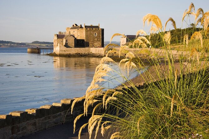 Outlander and Castles Film Locations Day Tour from Edinburgh - Meeting at The Jolly Botanist and Settling In