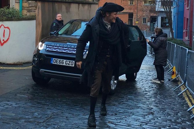 Outlander Walking Tour of Edinburgh's Old Town - Holyroodhouse Palace: Bonnie Prince Charlie and a novel-location scene