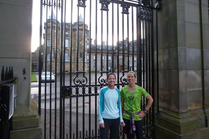 Panoramic Running Tour of Edinburgh - Royal Palace Architecture and Tales of Gore in Short Stops
