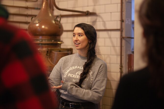 Pickering's Gin Jolly Distillery Tasting Tour - The 12-person group and the guide energy (Max, Marina, Alyssa)